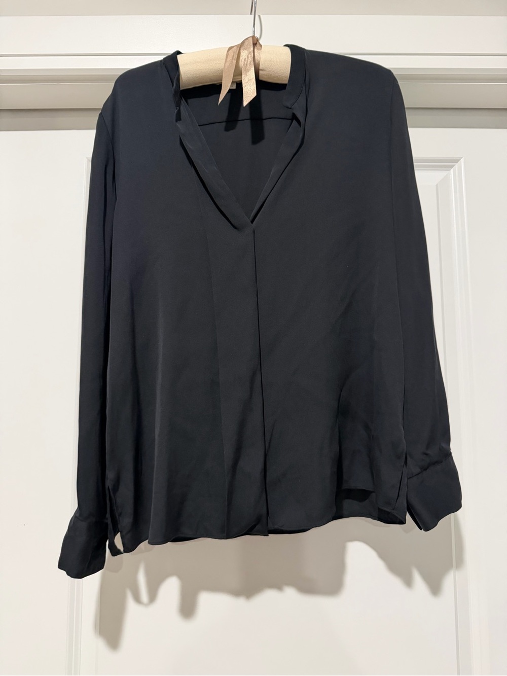 Vince Black Silk V-Neck Long Sleeve Blouse